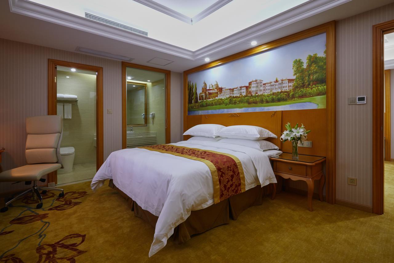 Venus International Hotel Shanghai South Shenjiang Road Bagian luar foto