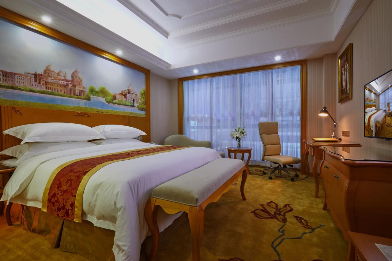 Venus International Hotel Shanghai South Shenjiang Road Bagian luar foto