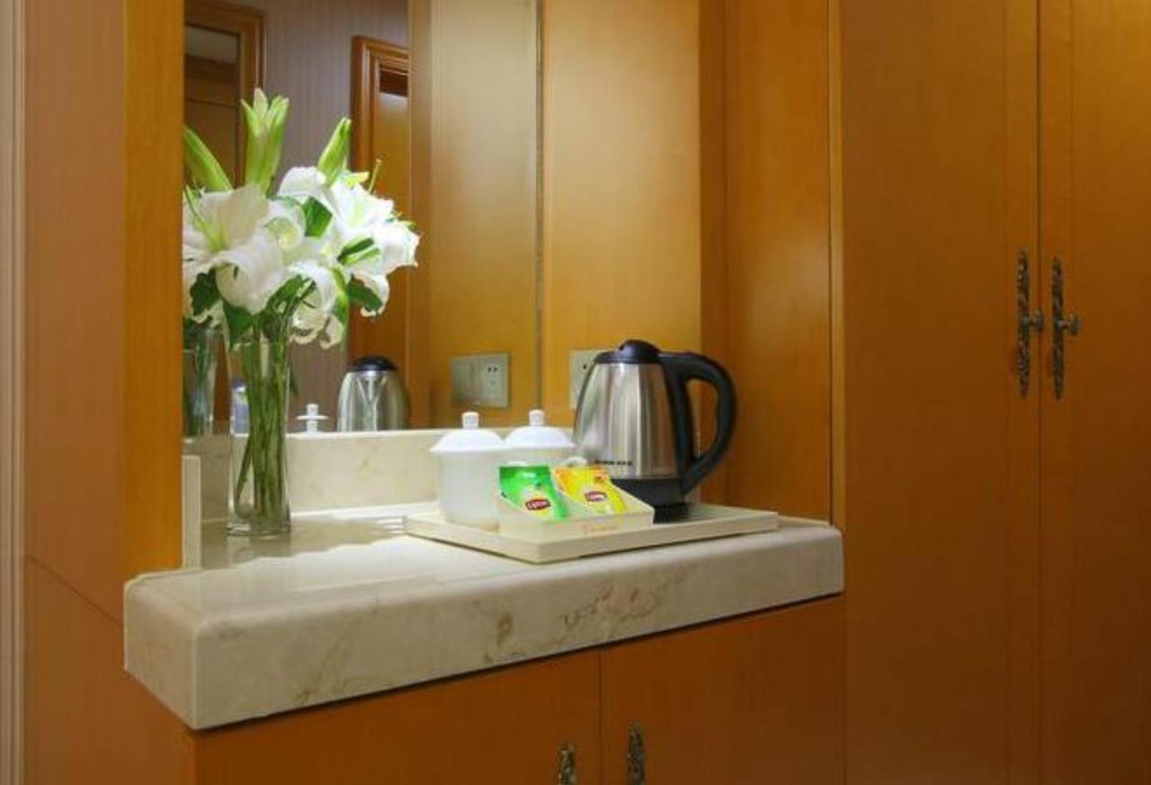 Venus International Hotel Shanghai South Shenjiang Road Bagian luar foto